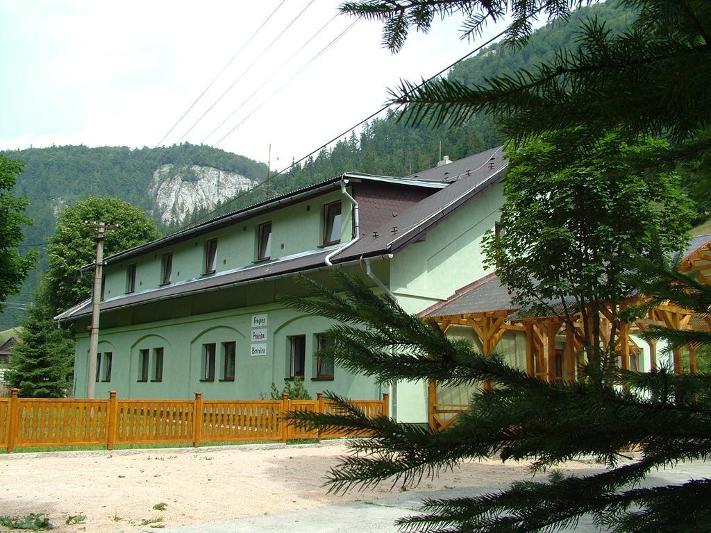 Penzion Borovica Stratena Exterior photo